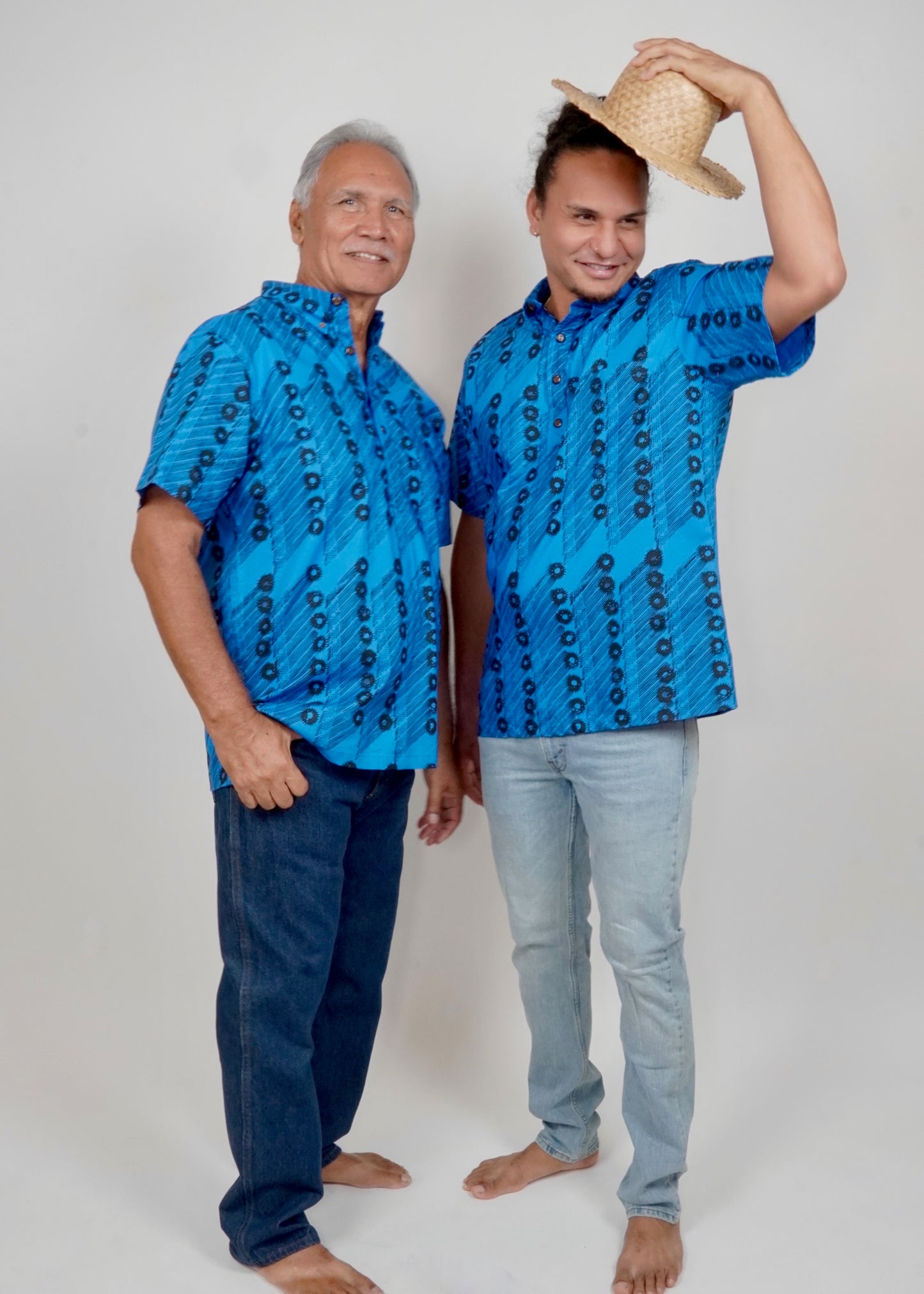 Pull Over Aloha Shirt | Wana Ohe Kapala | Black on Blue