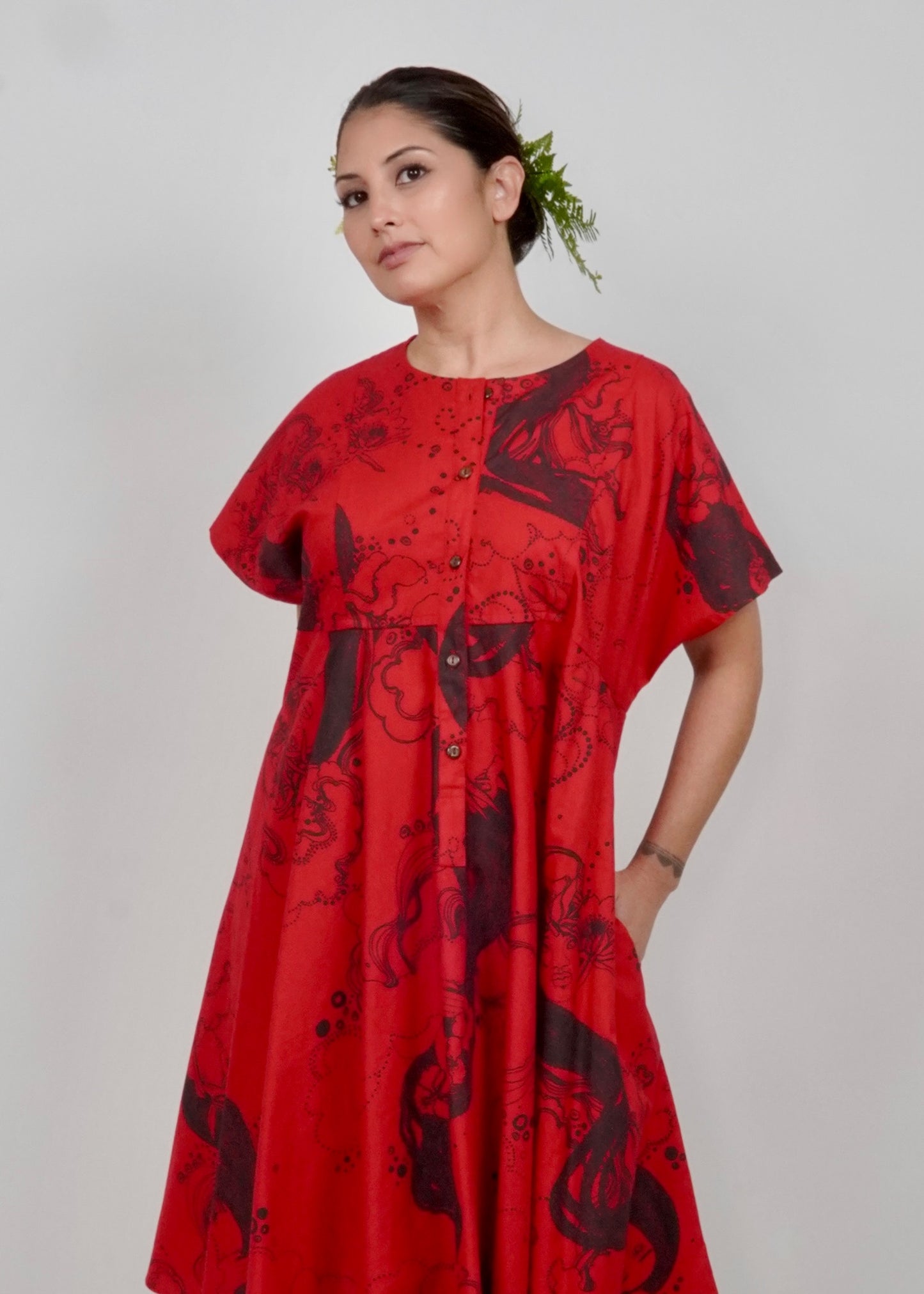 Nu Dress | Dream Ladies | Black on Red