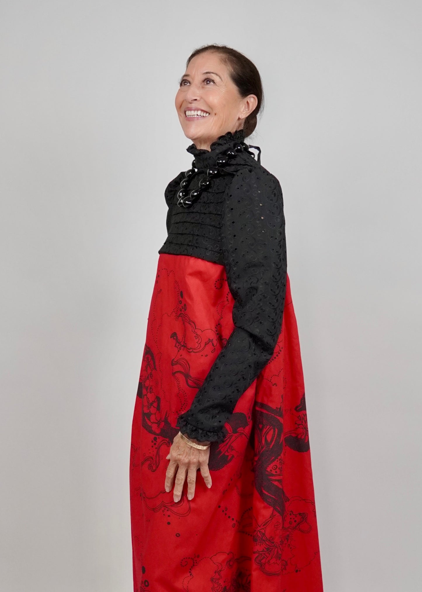 Mahela |Dream Ladies| Black on Red