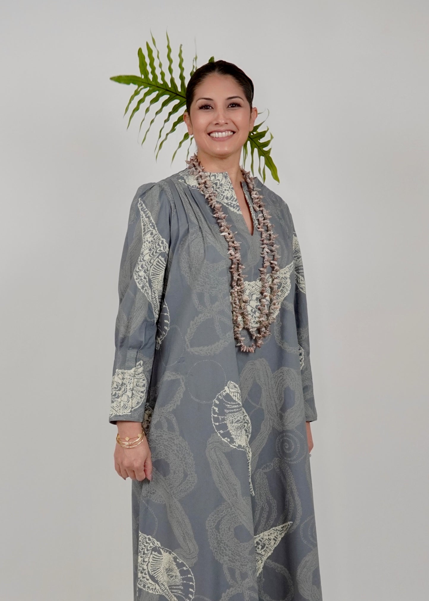 Lattice Dress | Conch & Niʻihau Shells | Cream on Grey