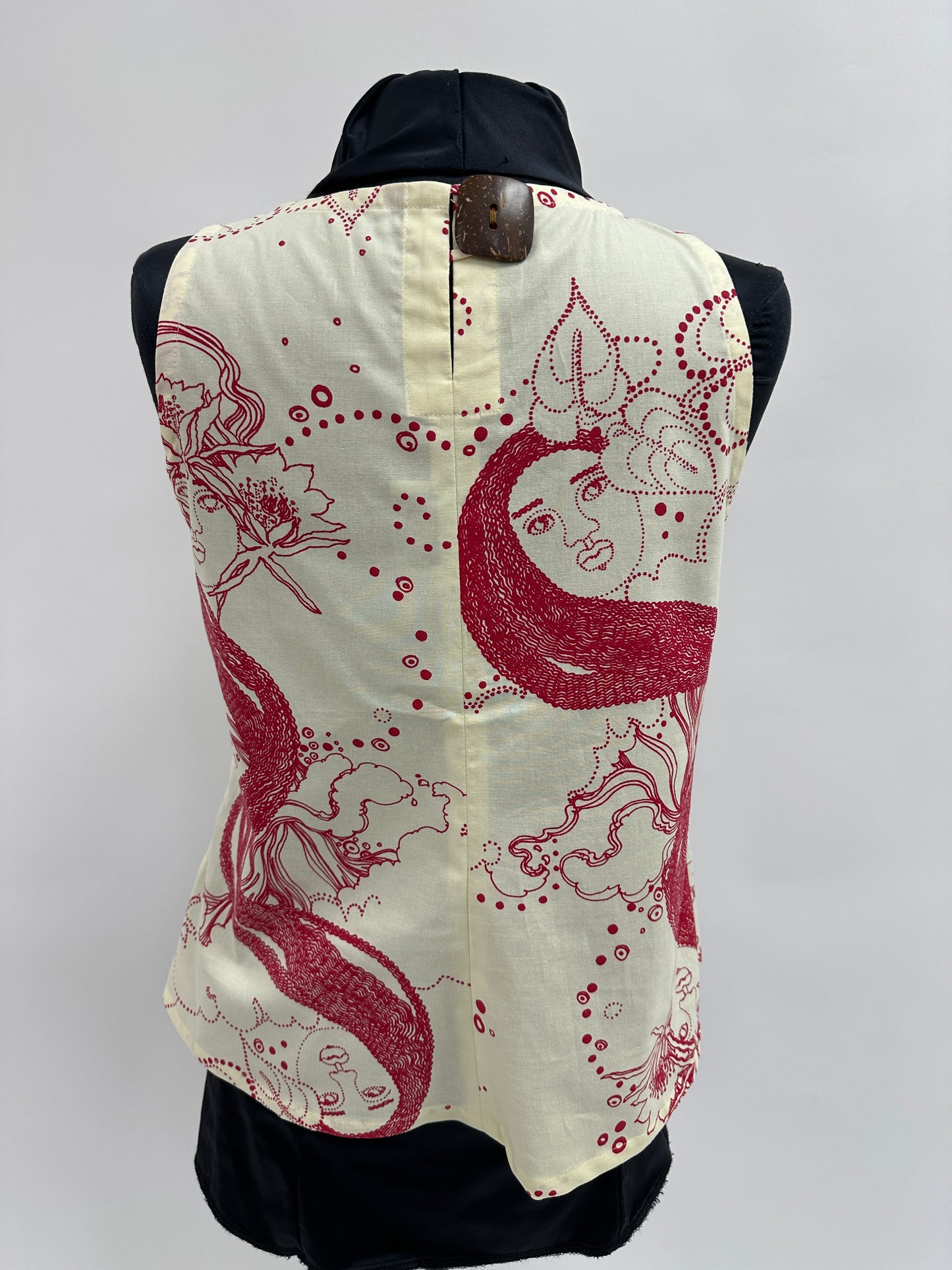 Vogue Blouse | Dream Ladies | Red on Meringue