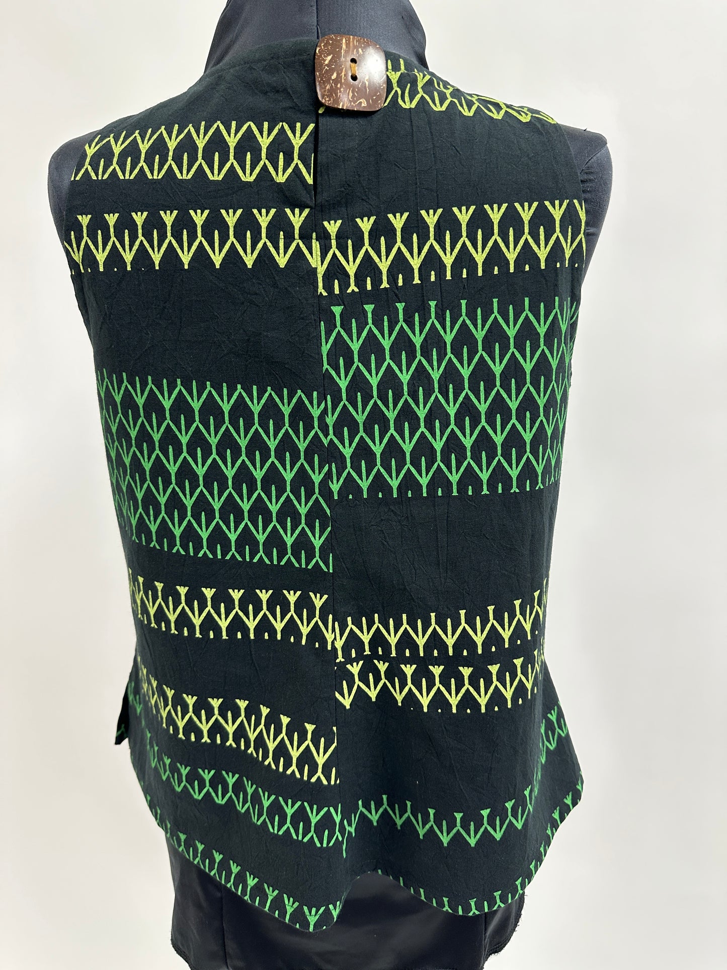 Vogue Blouse | Ke'uke'u | Chartreuse-n-green on Black