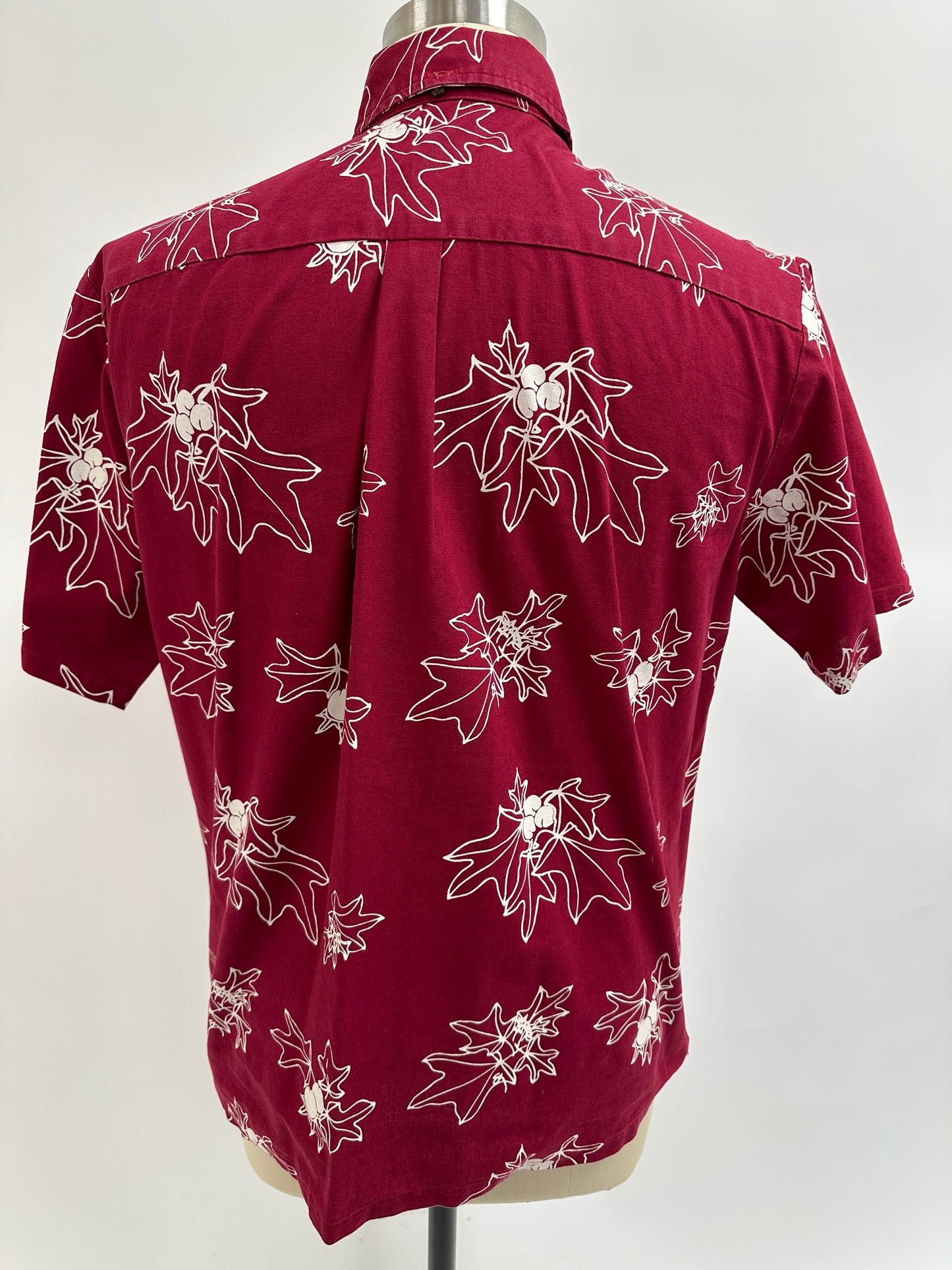 Pre-Loved Pull Over Aloha Shirt | Kukui | Cream on Burgandy