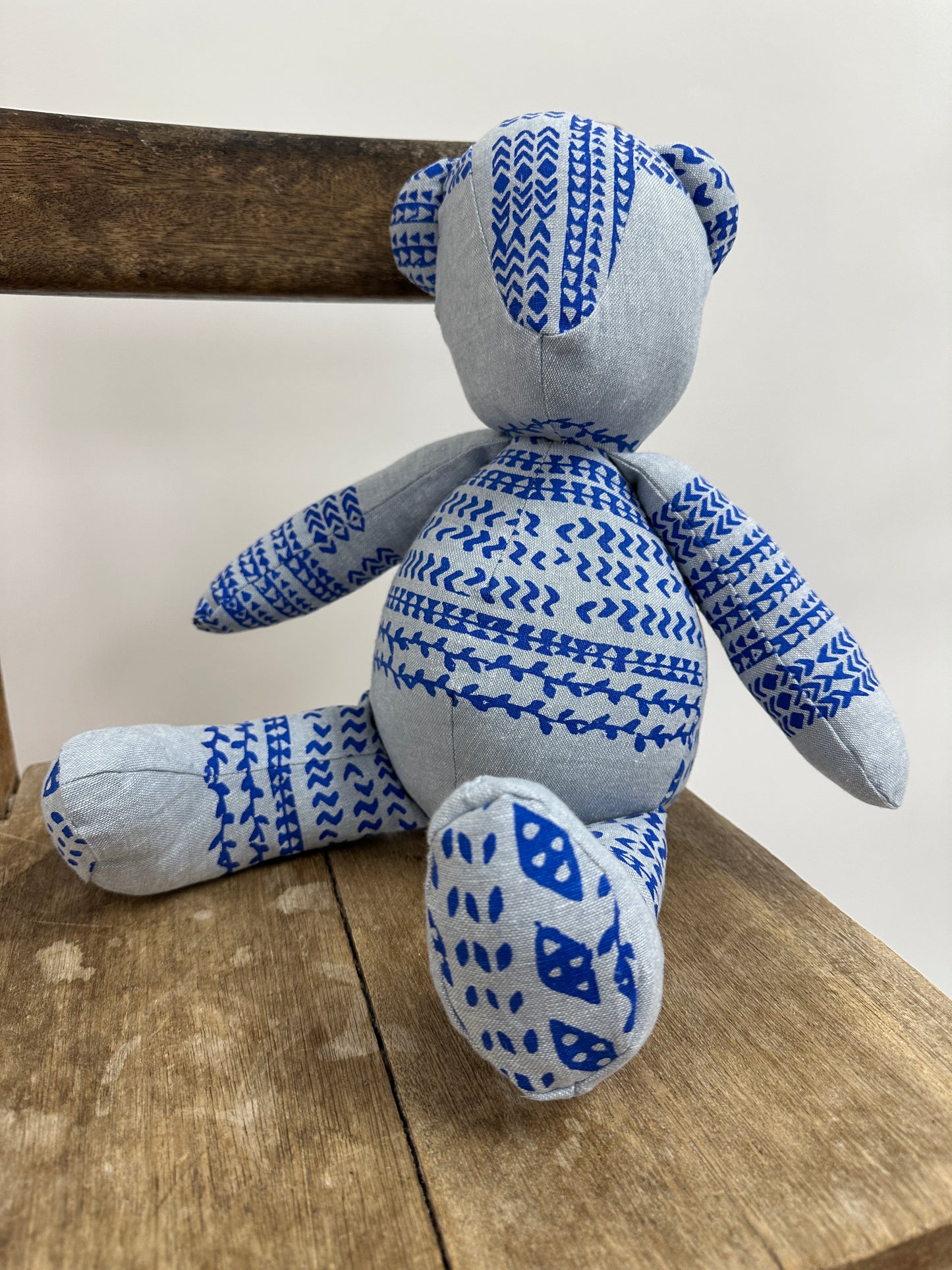 Teddy Bear | Ohe Kapala | Light Blue on Blue