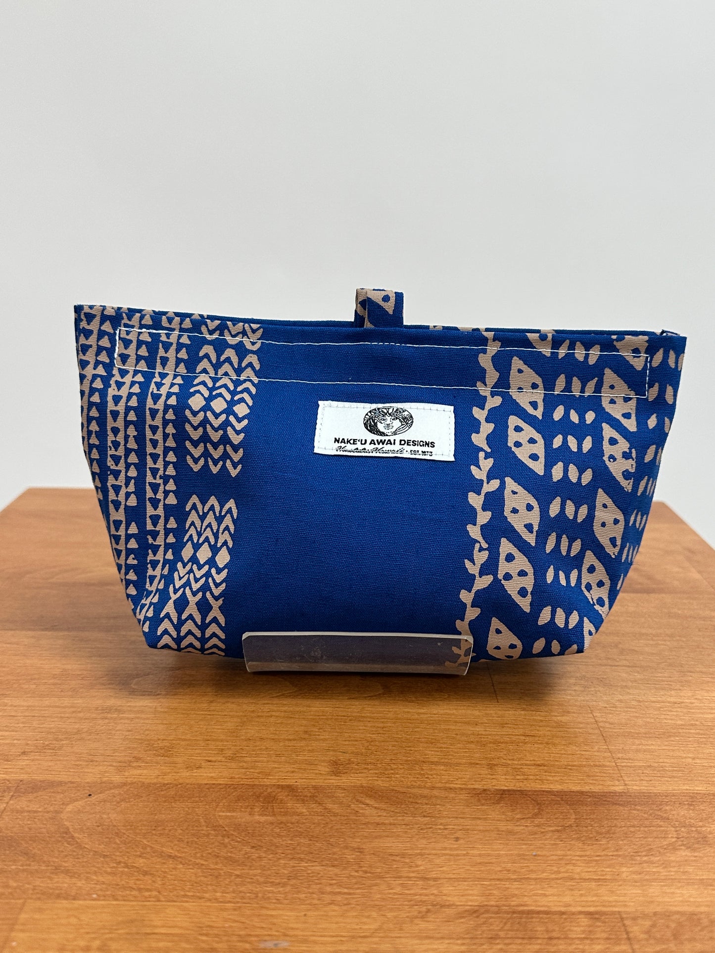 Nake'u pouch | Ohe Kapala | Beige on Navy Blue