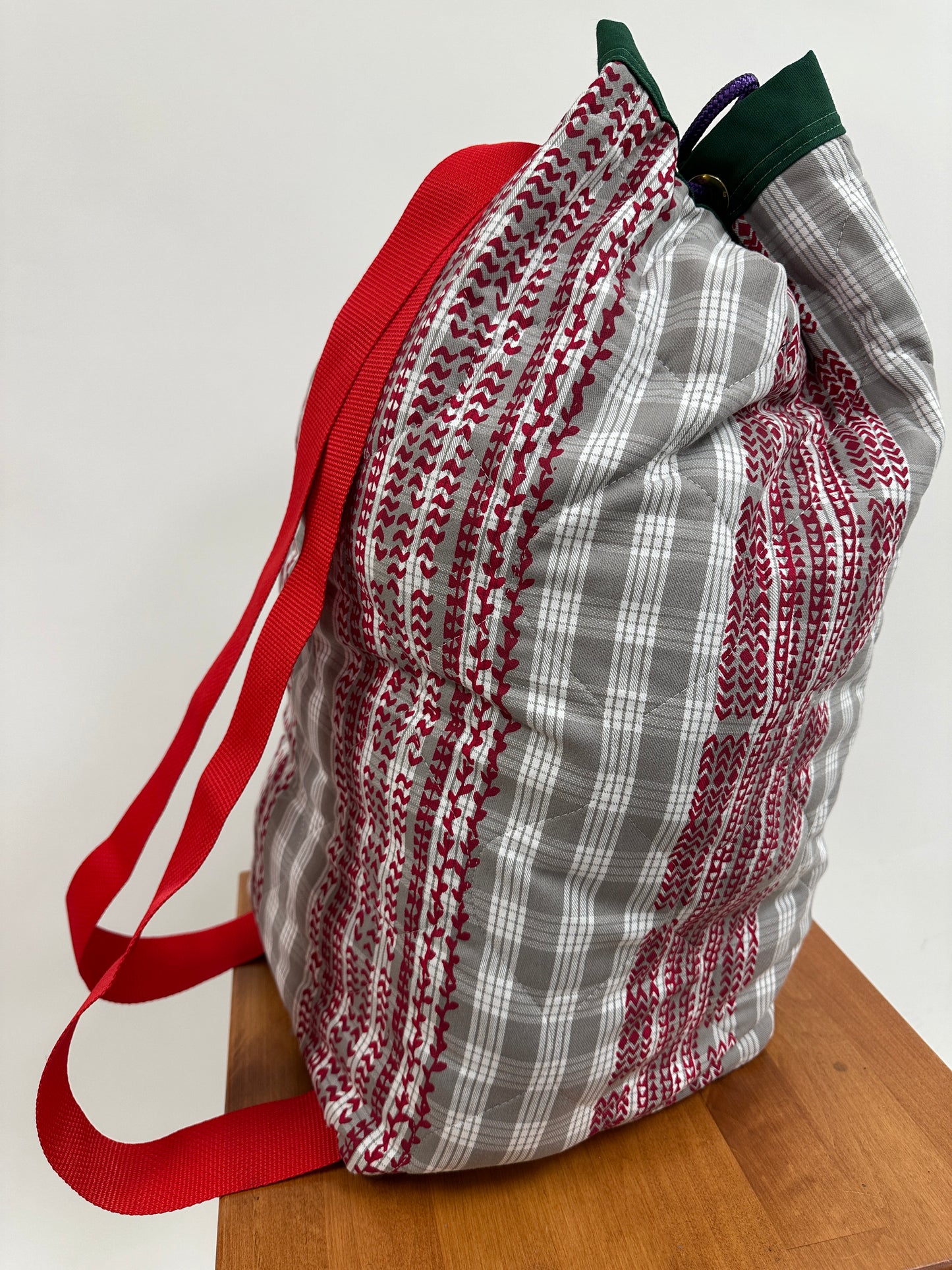 Hula Bag | Ohe Kapala | Red on Gray Palaka