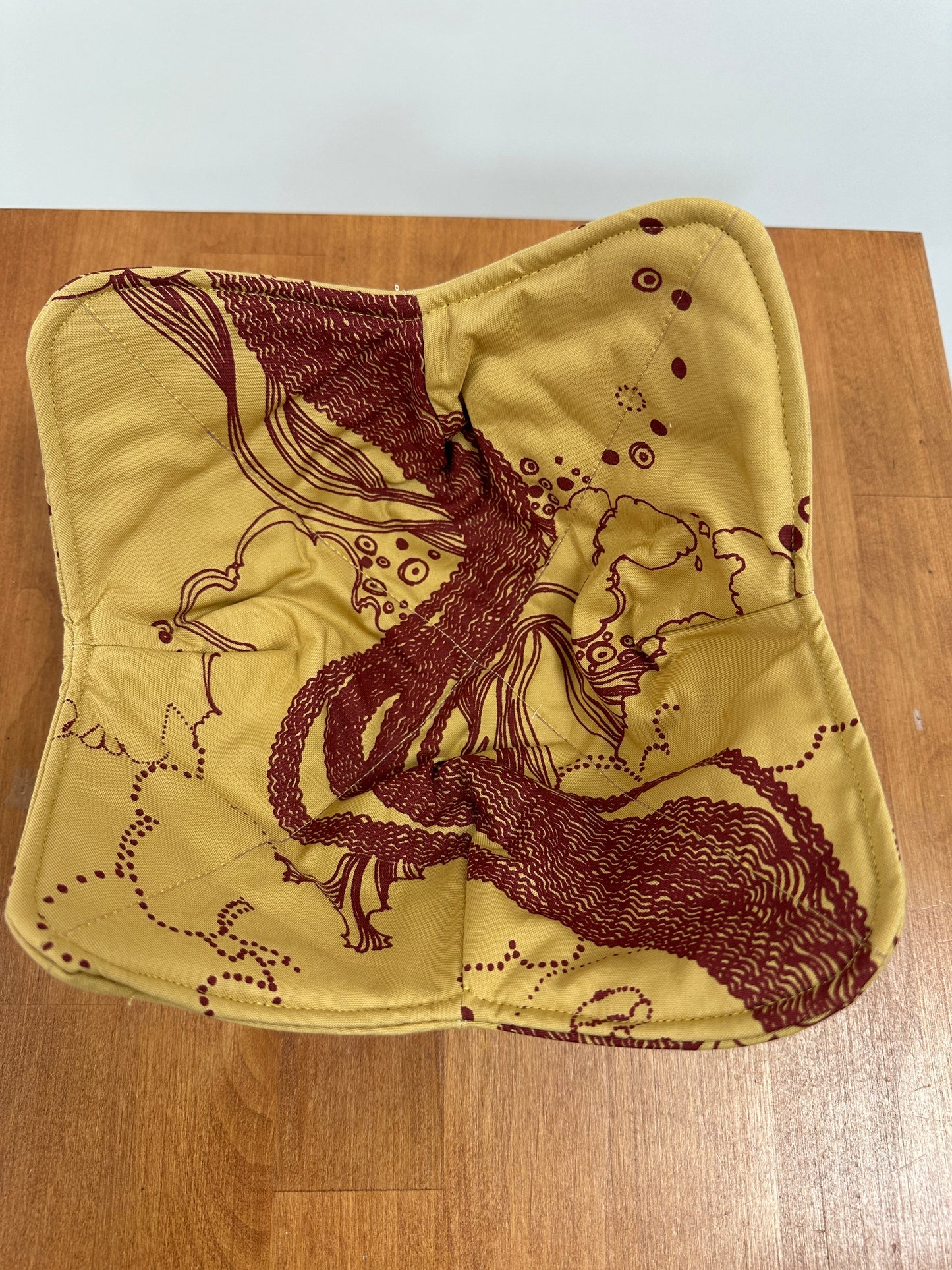 Bowl Coozie | Dream Ladies | Burgundy on Beige