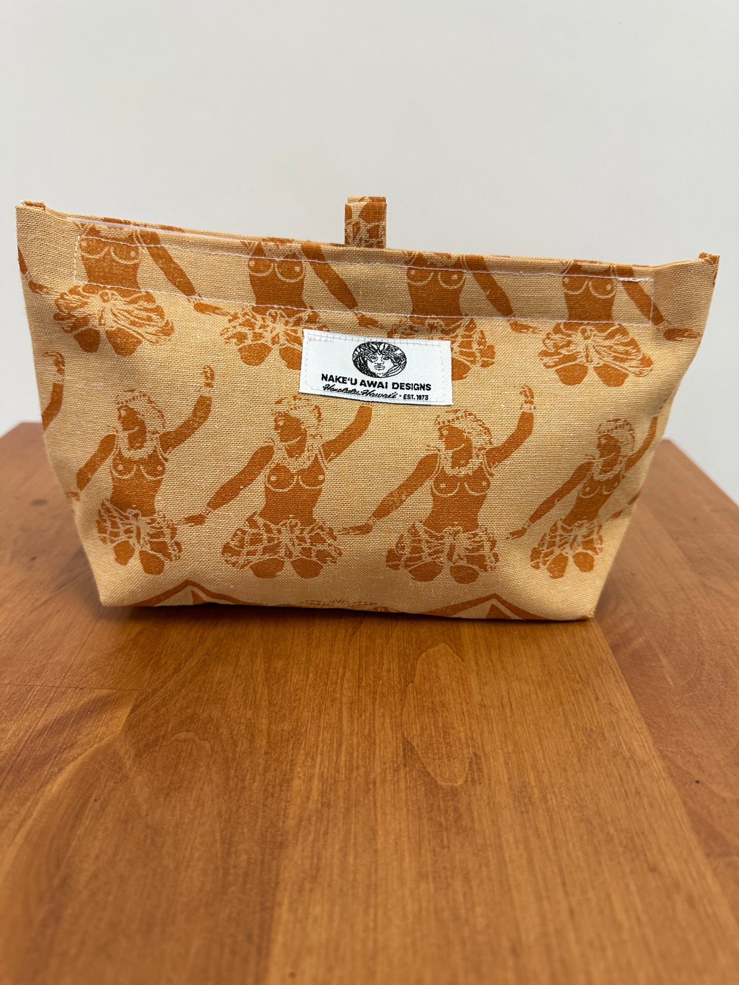 Nake'u pouch | Female Hula Dancer | Amber on Duckling