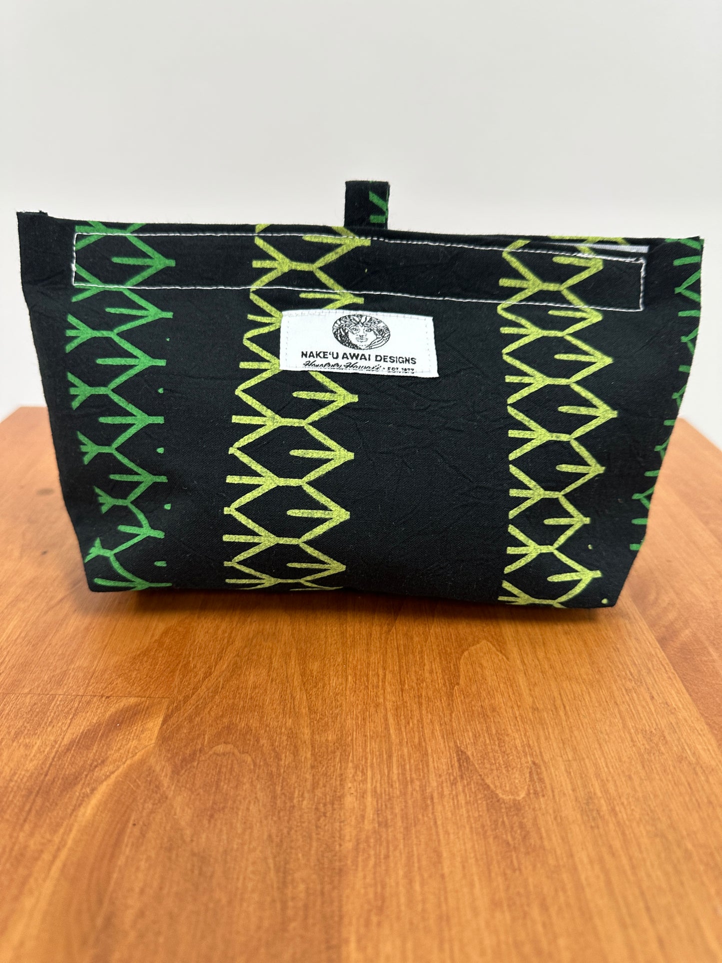 Nake'u pouch | Ke'uke'u | Lime Green & Green on Black