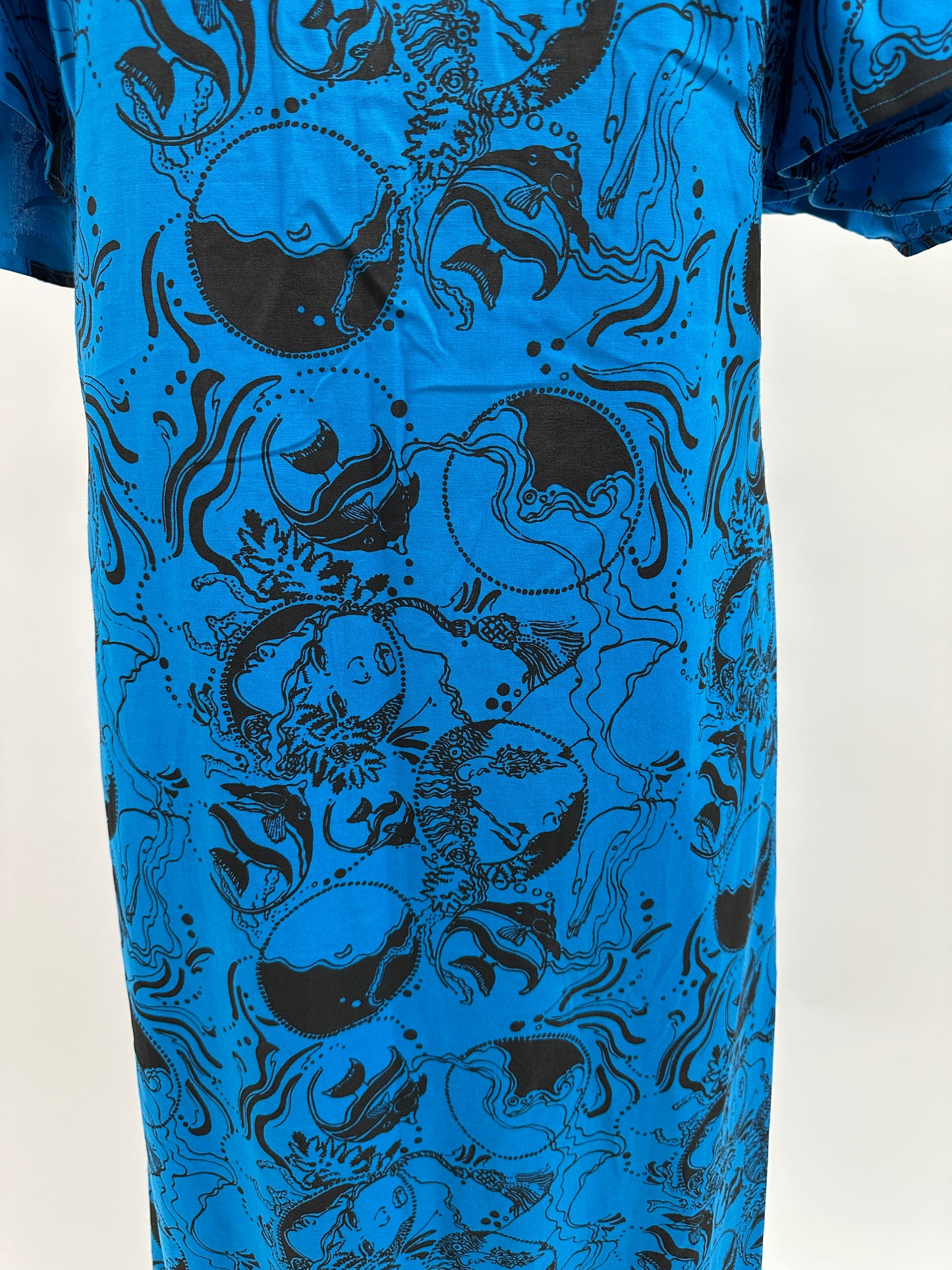 Conne | Coral Reef | Turquoise on Black