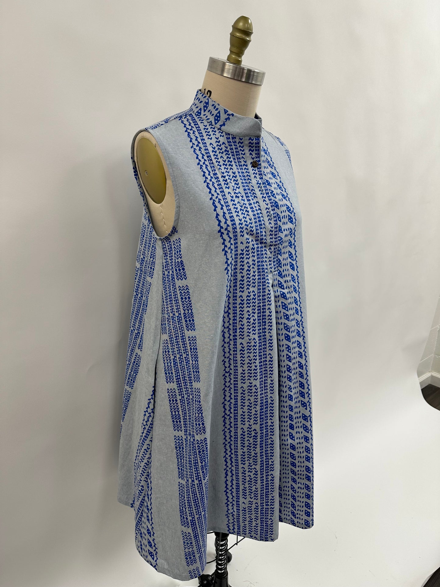 Kāʻilihiwa Dress | Ohe Kapala | Light Blue on Blue