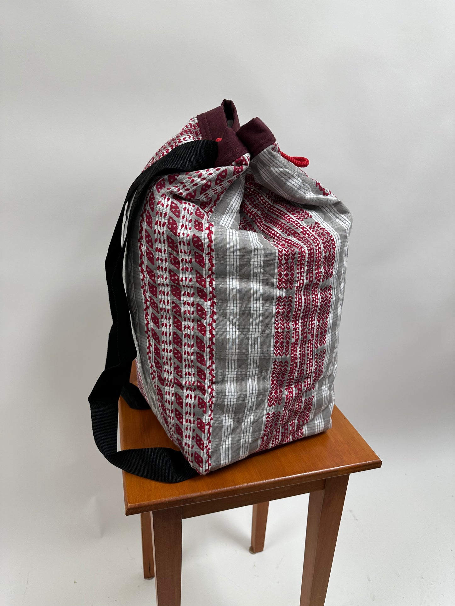 Hula Bag | Ohe Kapala | Red on Gray Palaka