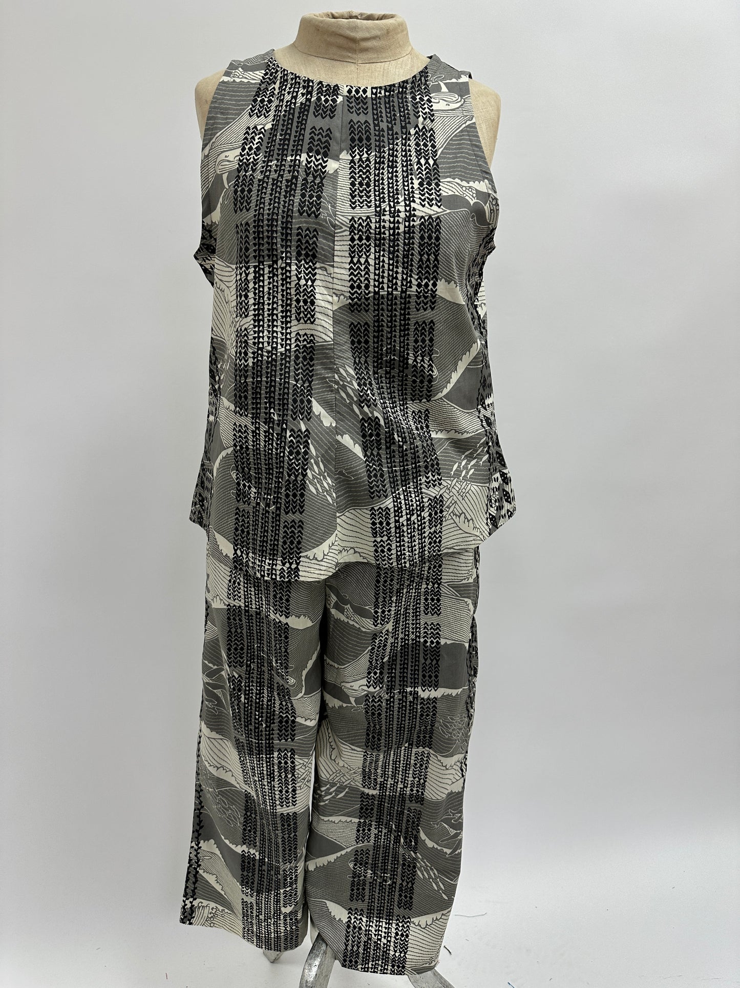 Culottes | Ohe Kapala on Whale Print | Black on Grey