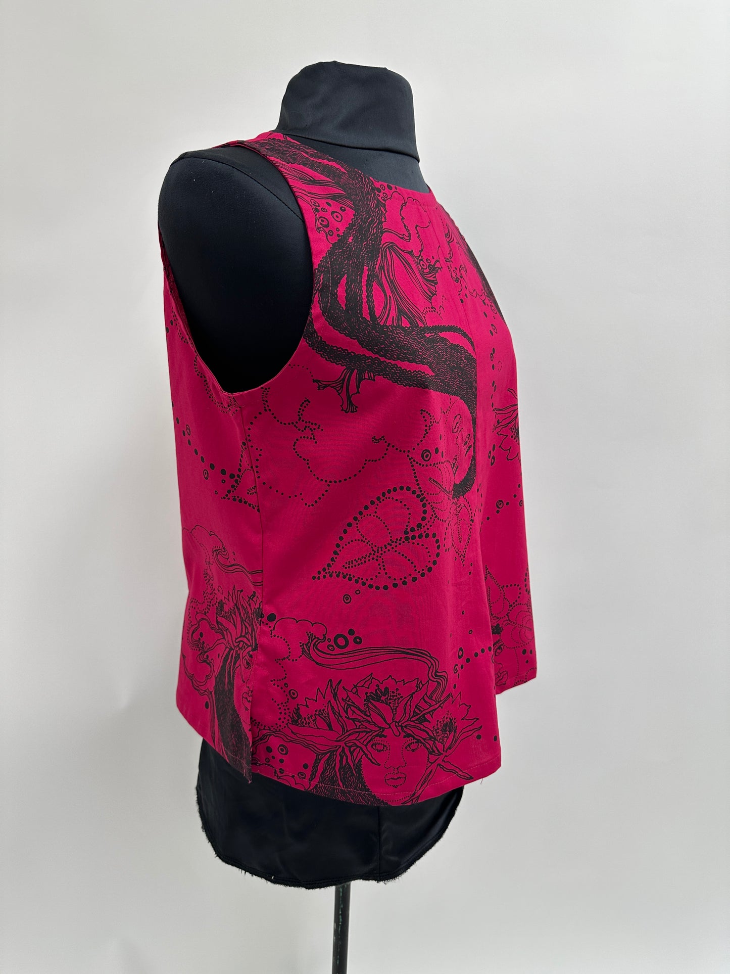 Vogue Blouse | Dream Ladies | Black on Raspberry