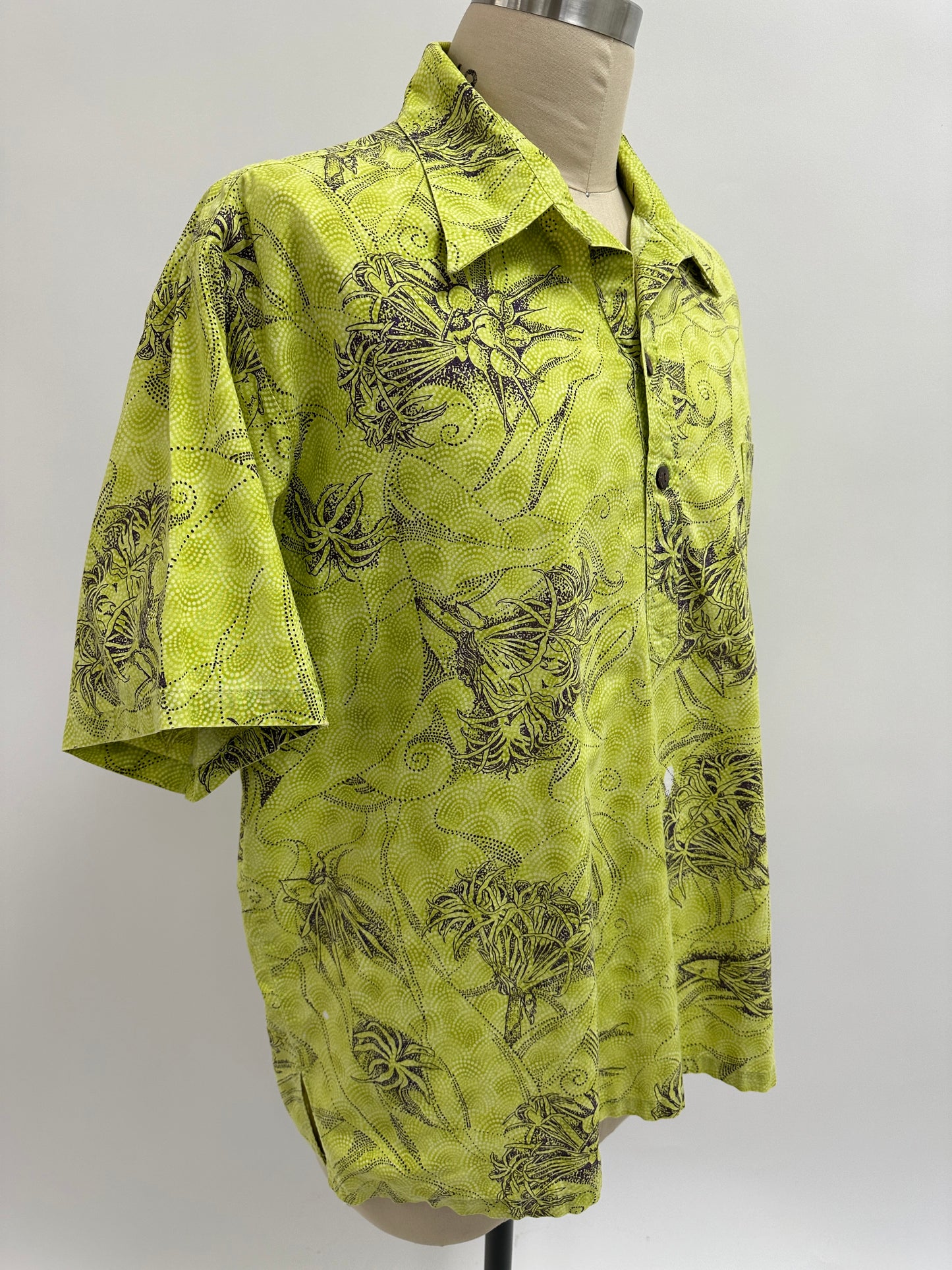 Pre-Loved Pull Over Aloha Shirt | Nake’u Awai | Spider Lily in Deep Violet on Printed Chartreuse