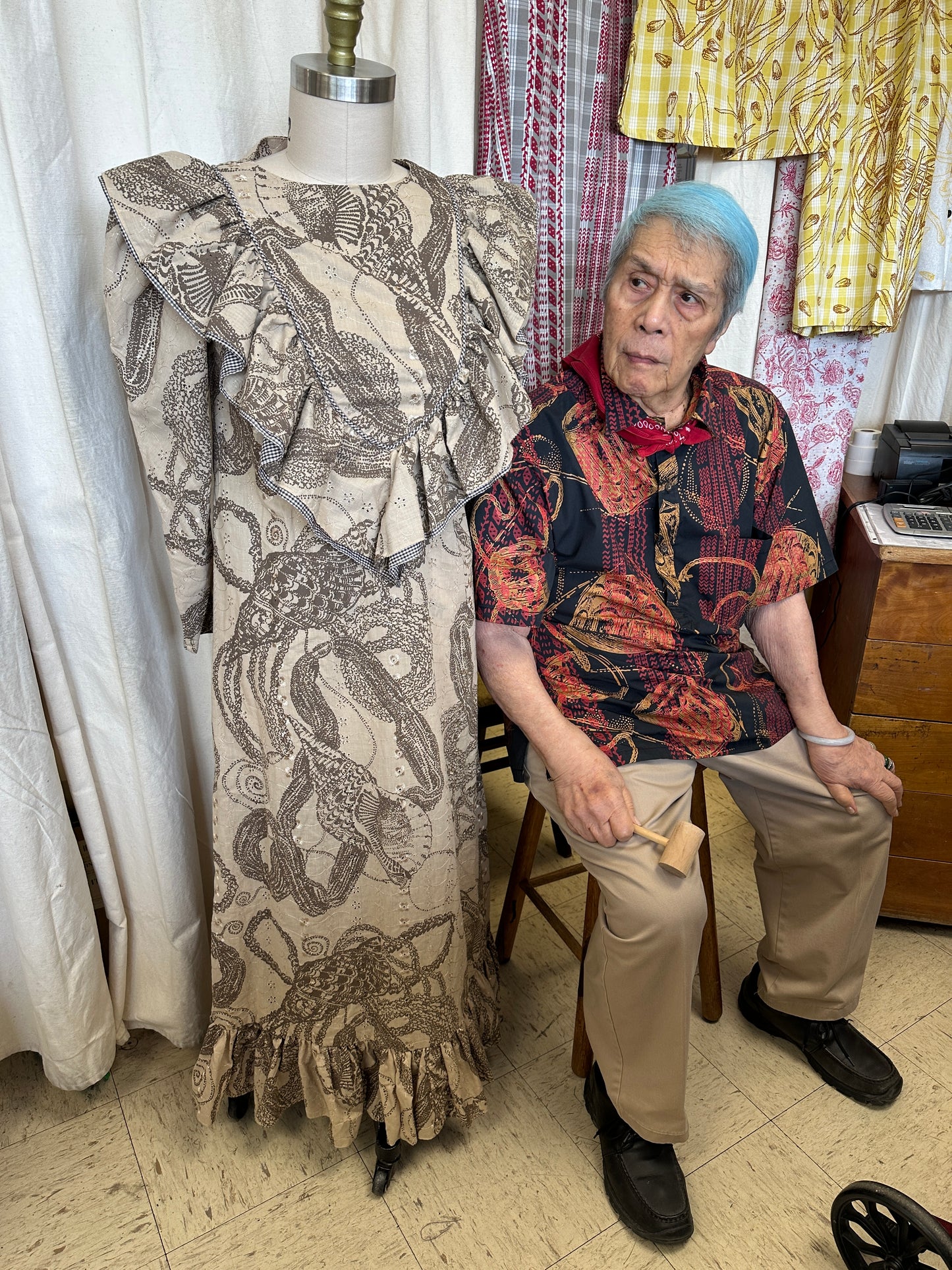Gently used Long Sleeve Deep V Ruffle Mu'u | Ni'ihau Shells | Brown on Tan Eyelet
