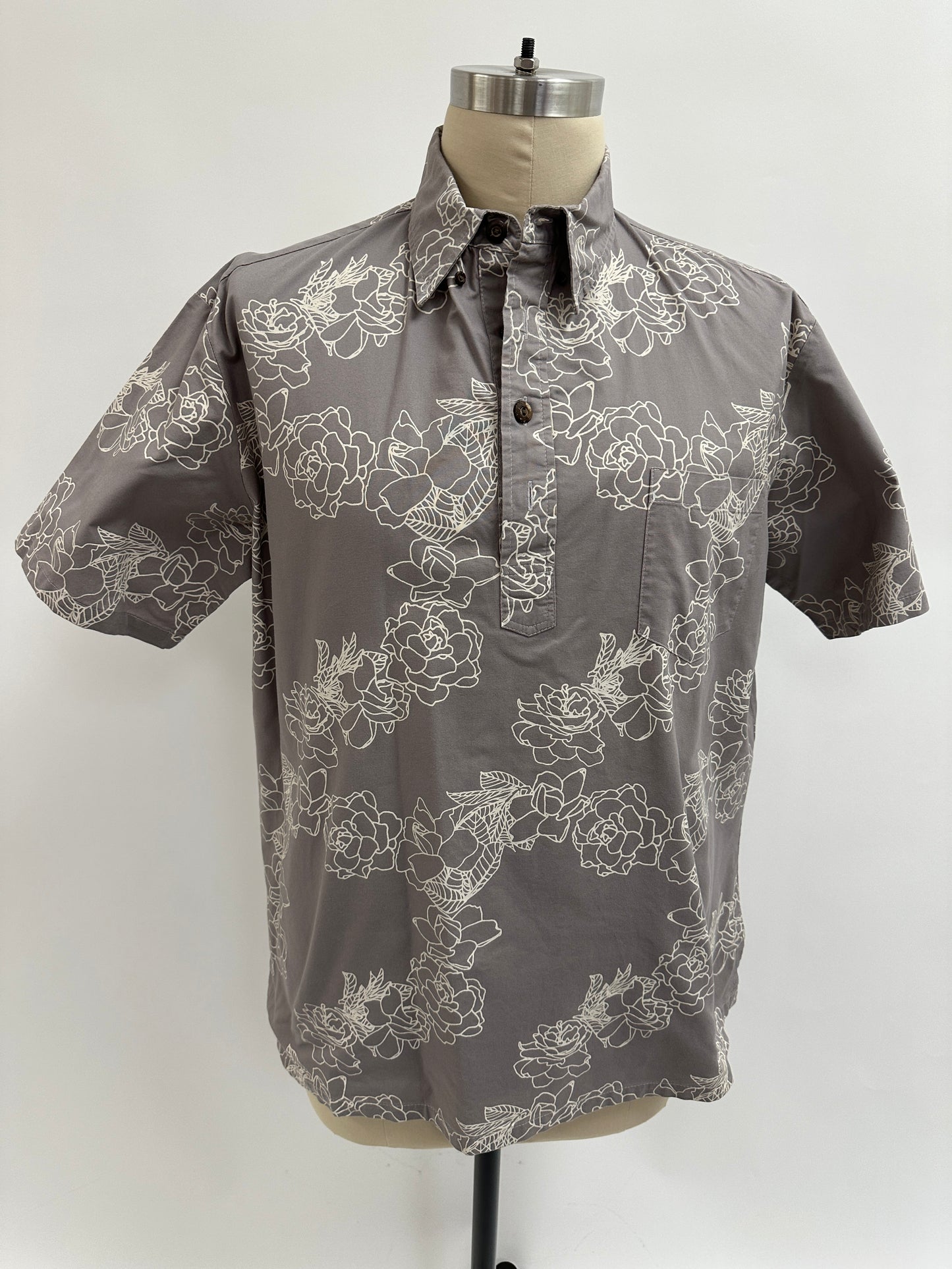 Pre-Loved Pull Over Aloha Shirt | Kiele in Sand on Gray