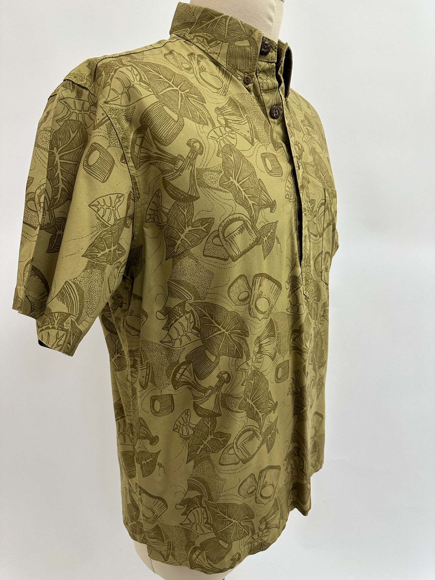 Pre-Loved Pull Over Aloha Shirt | Kalo Poi Pounder in Khaki on Moss