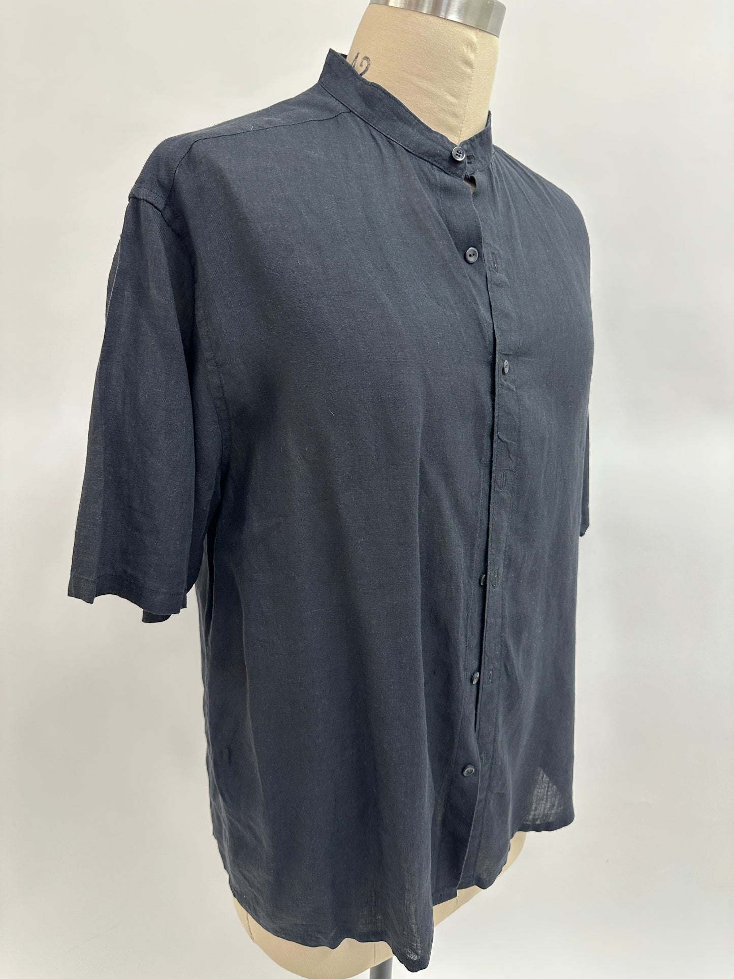 Pre-Loved Pull Over Aloha Shirt | Nake’u Awai | Full Button Short Sleeve Mandarin Collar Black Linen
