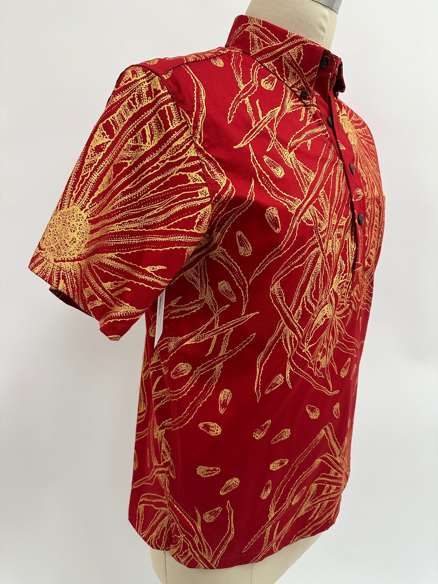 Pull Over Aloha Shirt | Hala | Gold on Red