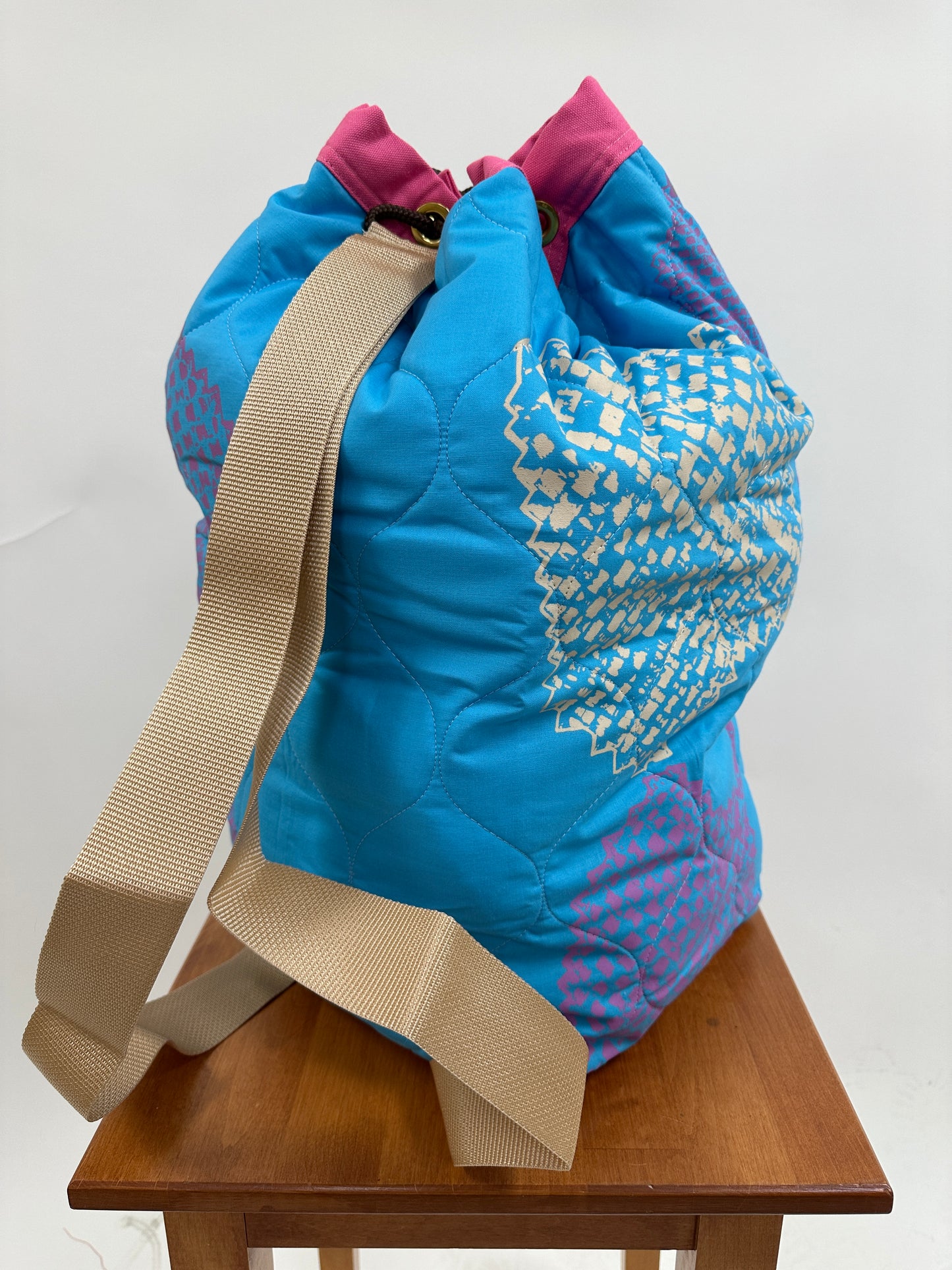 Hula Bag | Lauhala Fans | Beige & Pink on Turquoise