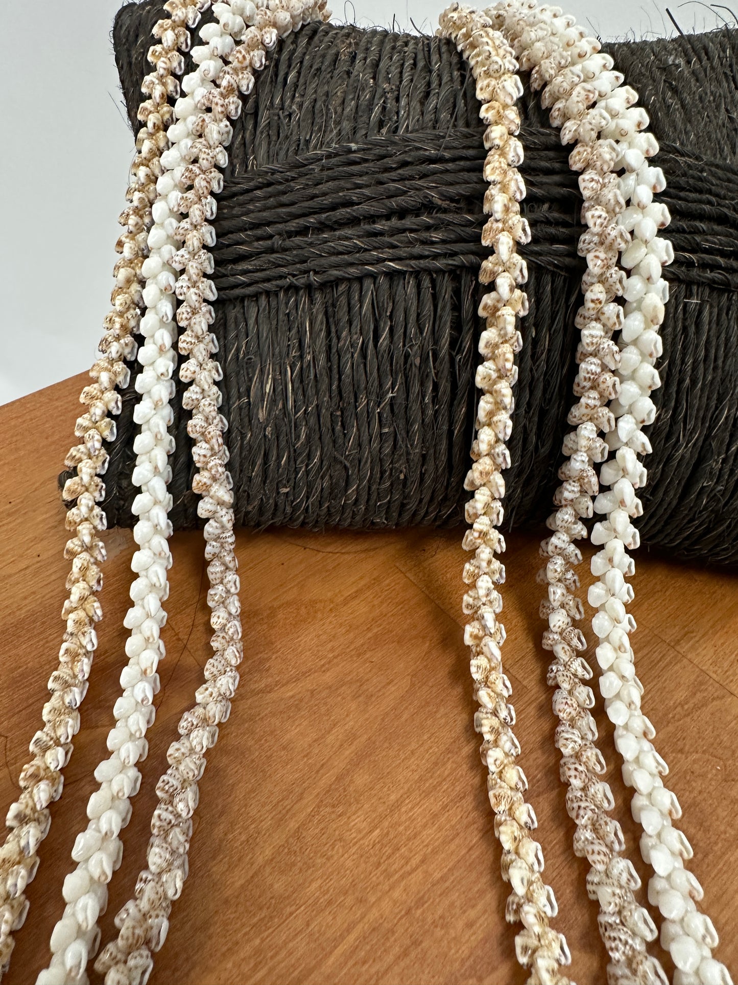 Ni’ihau Shell Lei | 40” |