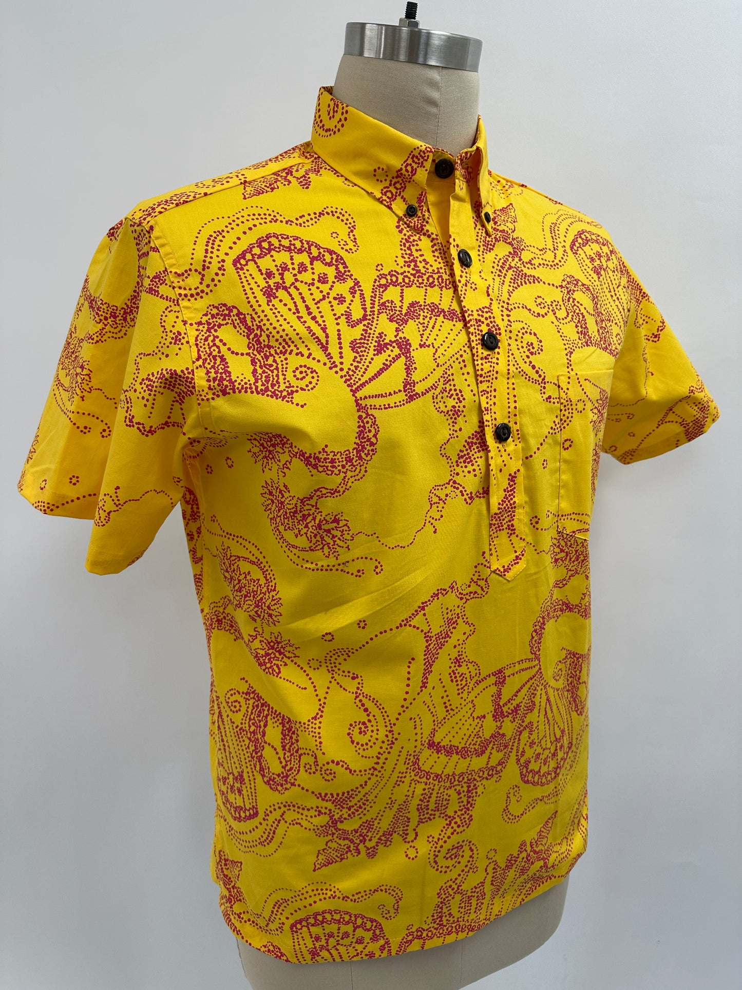 Pullover S/S Aloha Shirt | Pulelehua Butterfly Wings | Honeysuckle on Duckling