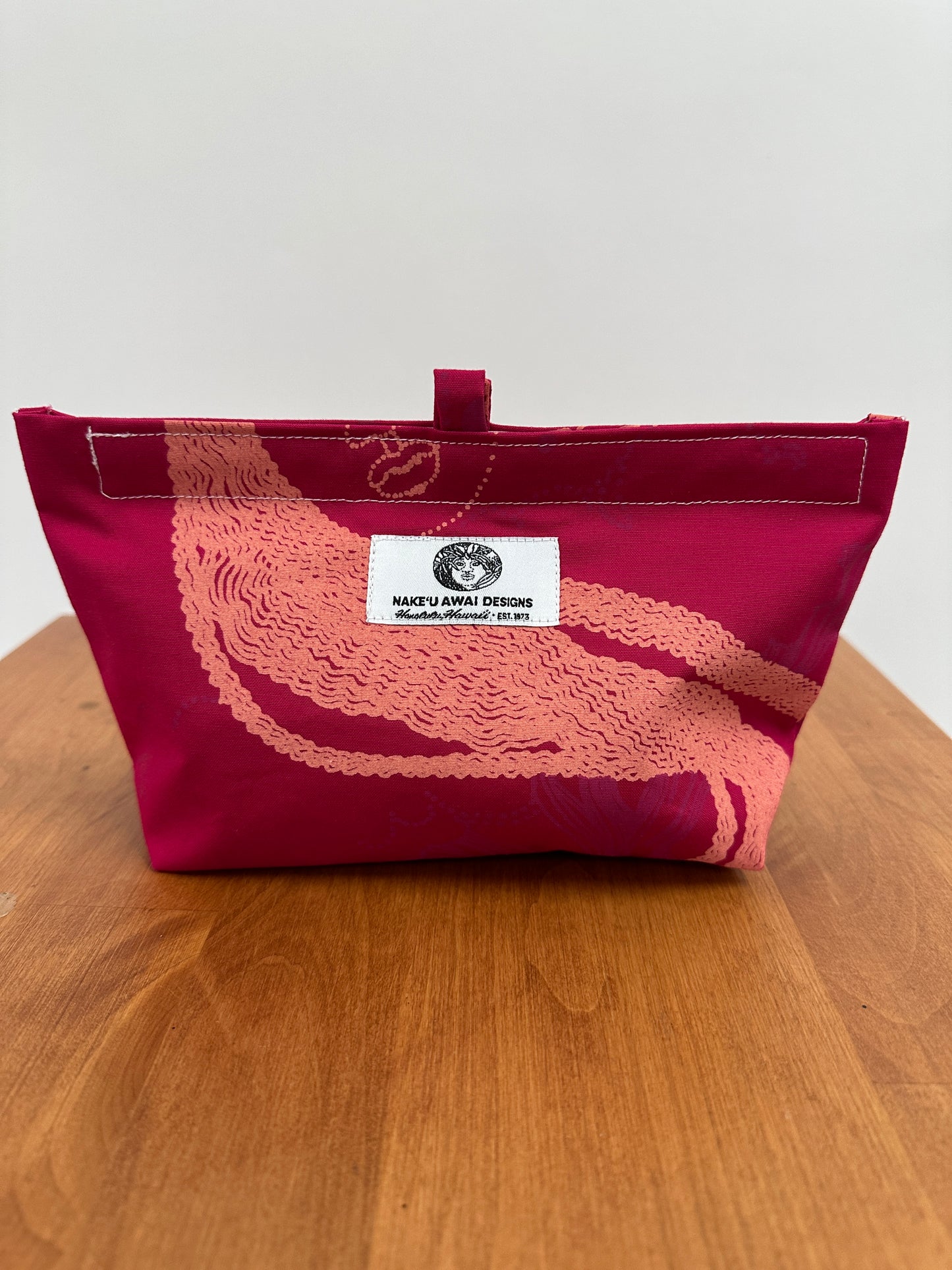 Nake'u pouch | Dream Ladies | Peach on Fuschia