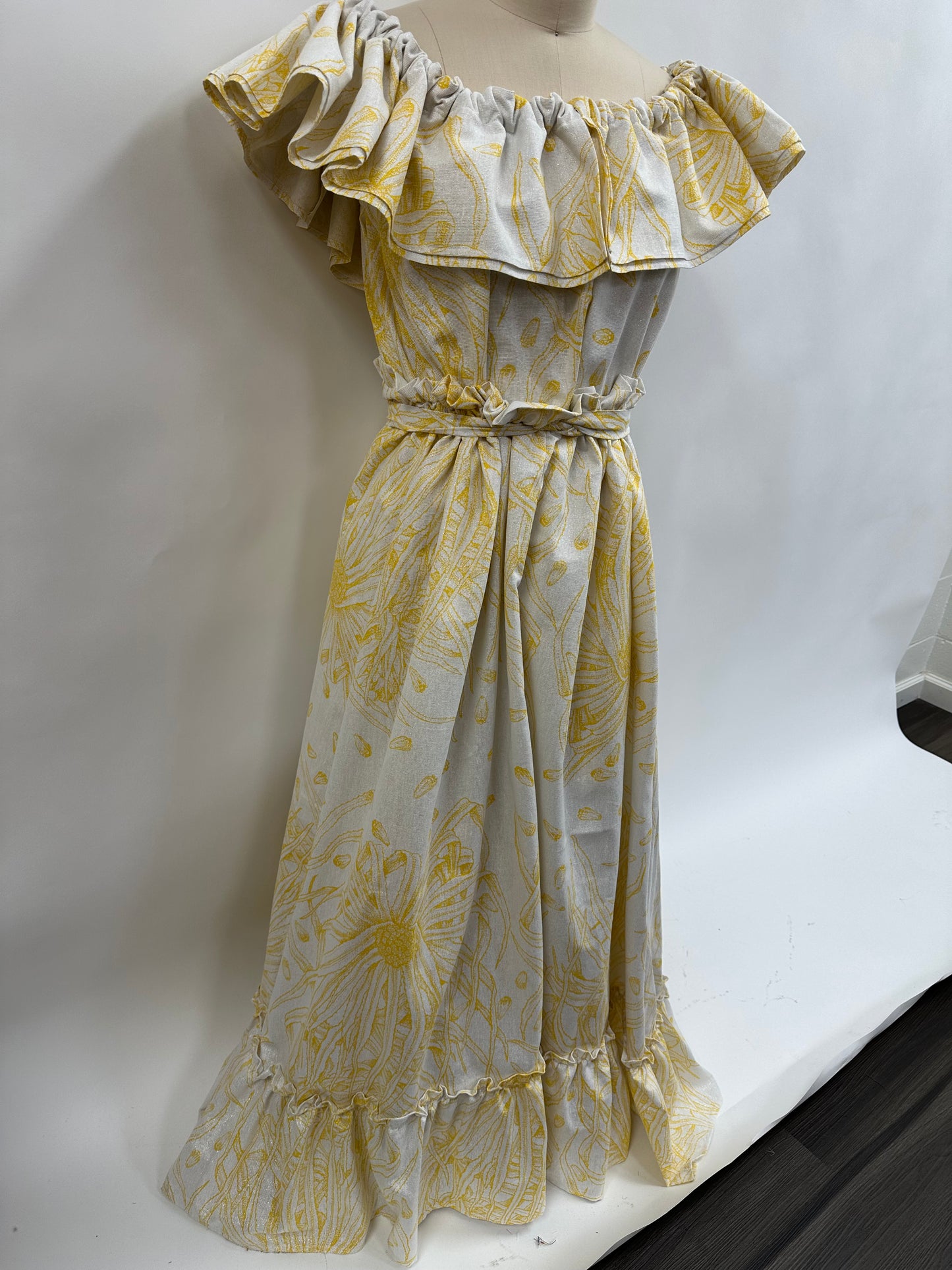 Kikepa | Glitter Hala | Yellow on White