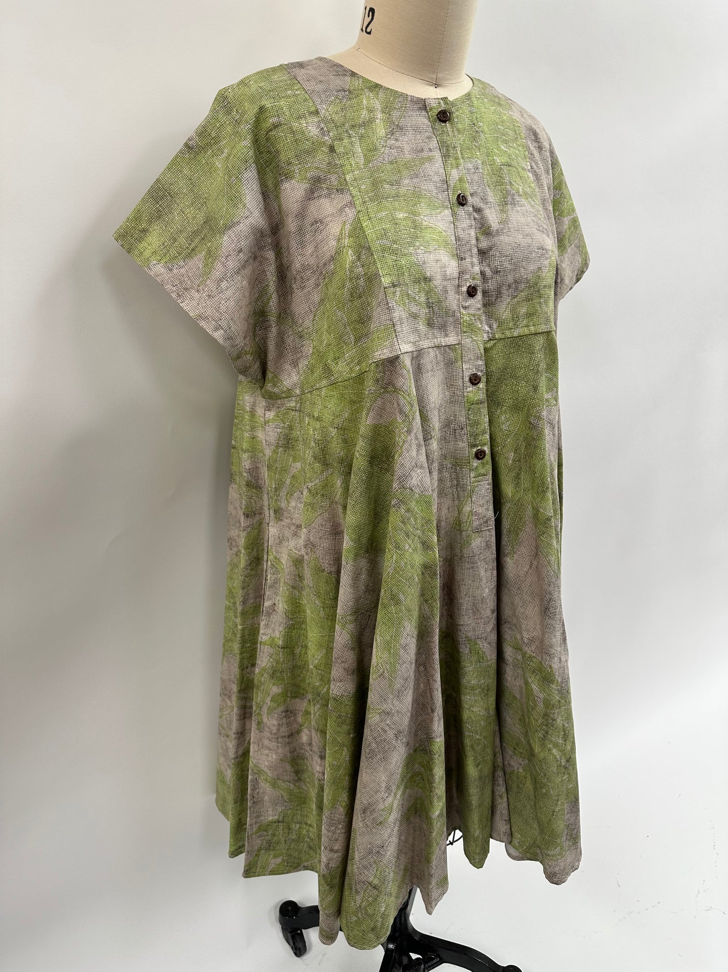 Nu Dress | Ulu | Green on Chalk & Charcoal
