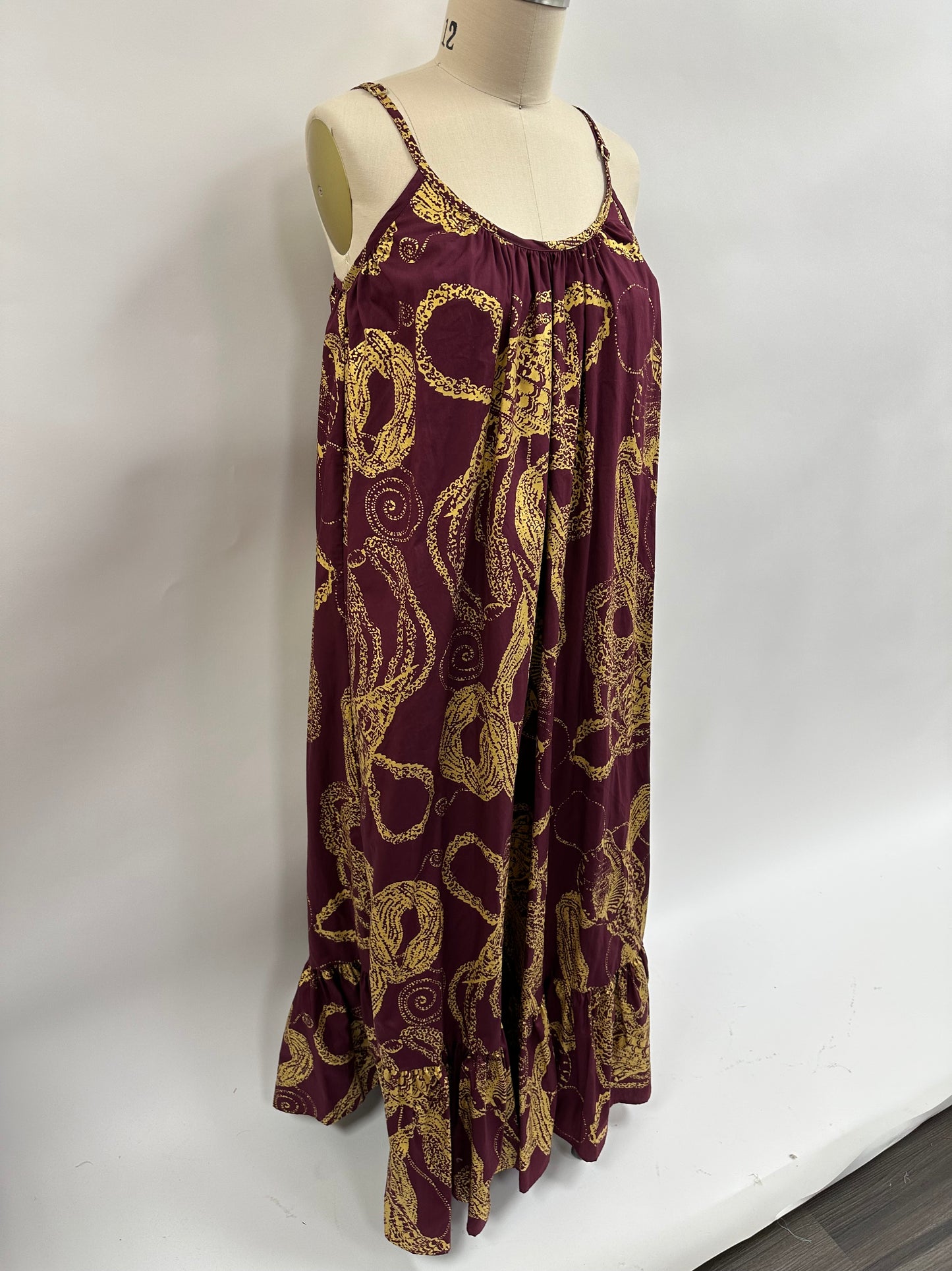 Maxi Dress | Conch & Niʻihau Shells | Gold on Burgundy